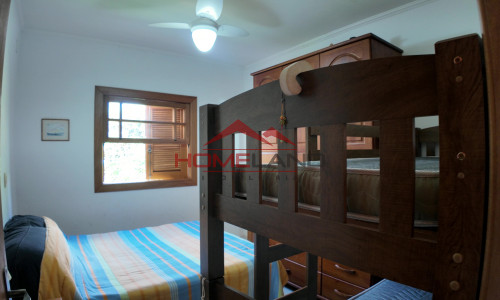 Casa com três Suítes e dois Dormitórios